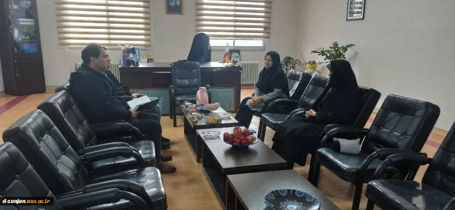 در راستای برقراری امنیت و حفاظت از دانشجویان، نشستی بین مسئولین آموزشکده و   نیروی انتظامی استان،  روز یکشنبه مورخ ۱۴۰۳/۱۲/۱۲ جلسه ای  در دفتر ریاست  
برگزار و مطالبی در تامین امنیت هرچه بیشتر دانشجویان به خصوص در پایان سال و مراسم چهارشنبه سوری طرح گردی